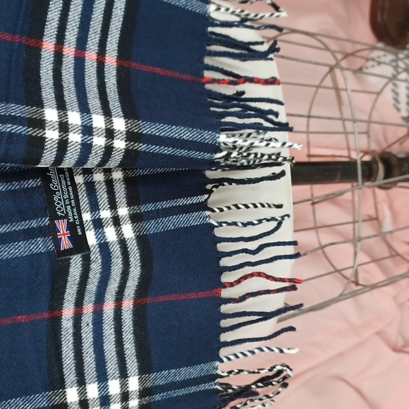 Fashion Scarf - Picture 5 of 6